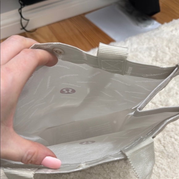 Like New lululemon athletica Gray Tote Bag - Picture 2 of 3
